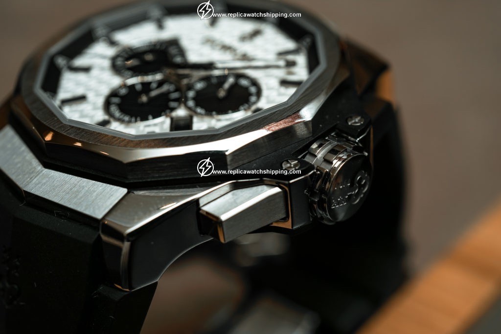 corum admiral ac one 45 chronograph