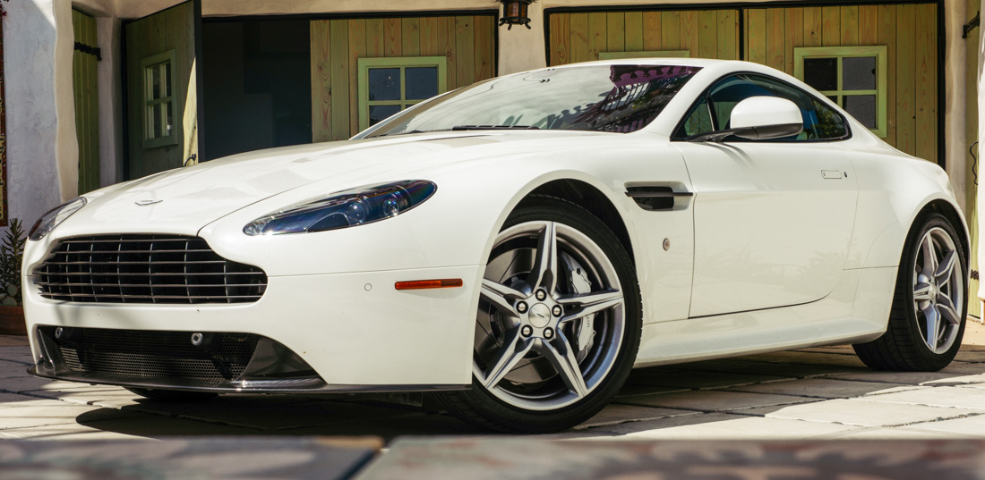 Aston-Martin-Vantage-GTS-2016--1