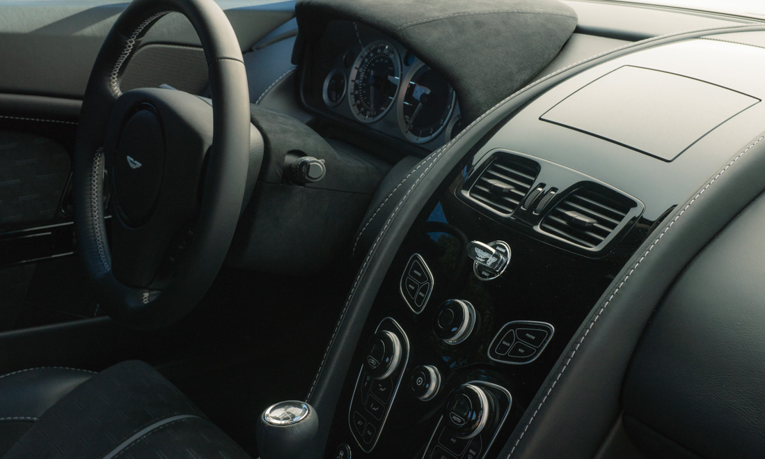 Aston-Martin-Vantage-GTS-2016--7