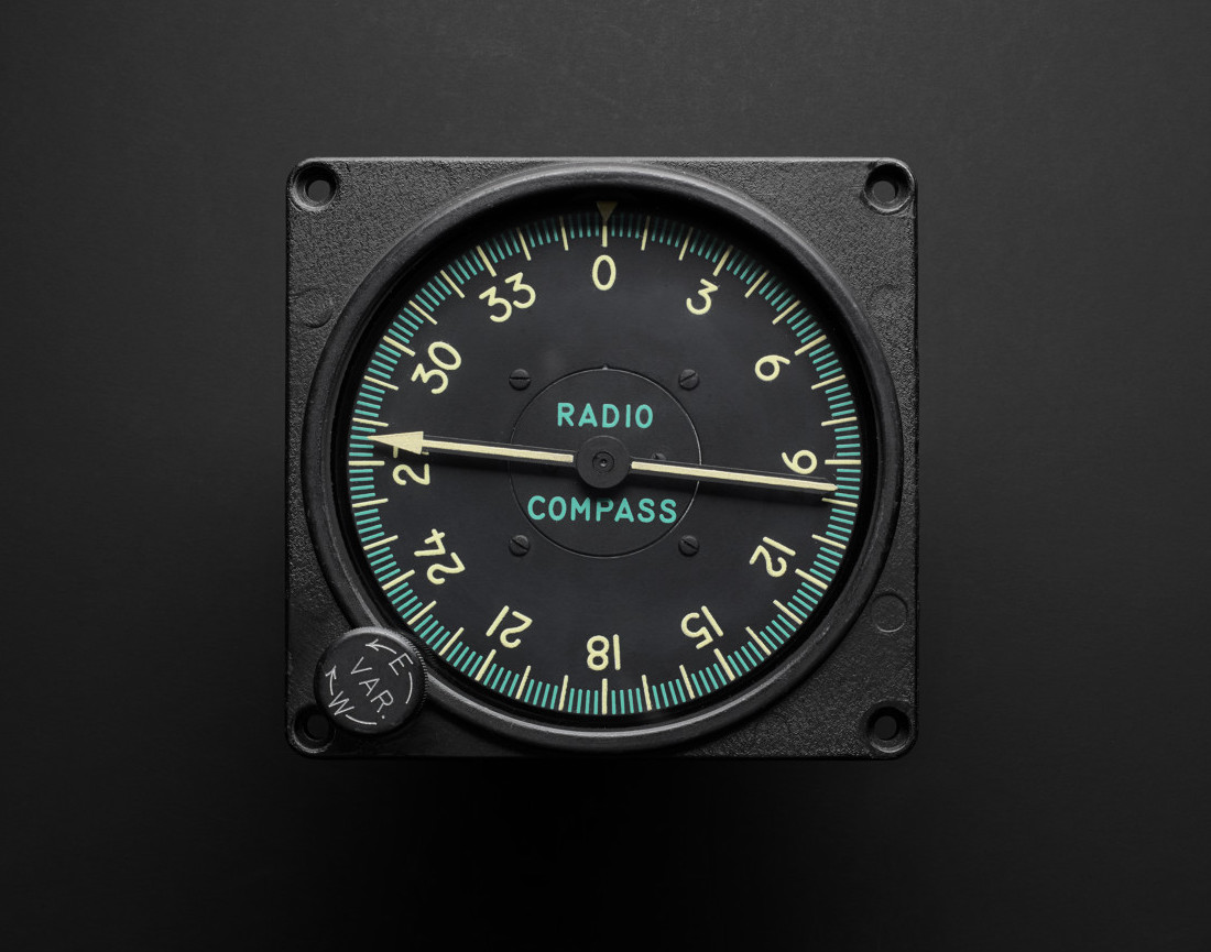 Bell-And-Ross-BR03-92-Special-Edition-Watch-Aviation-Plane-Dashboard-Instrument-Radio