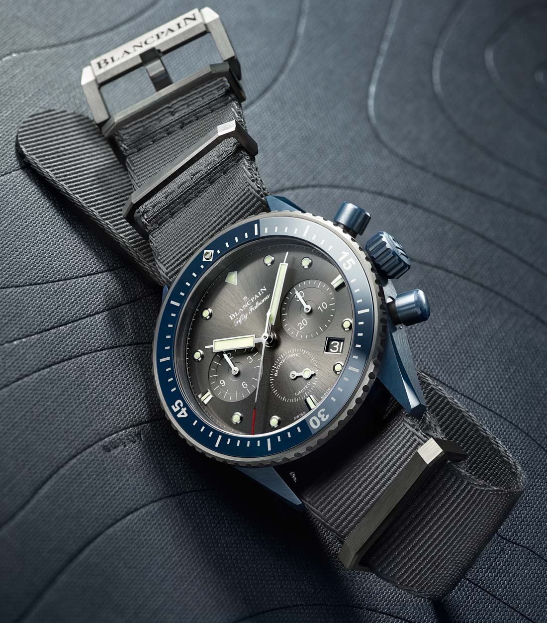 blancpain-fifty-fathoms-bathyscaphe-flyback-chronograph-blue-ceramic-ocean-commitment-ii-5200-0310--9
