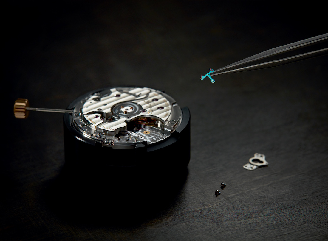 Breguet-Classique-5177-Grand-Feu-Blue-Enamel-Dial-Watch-Movement-Close-Up