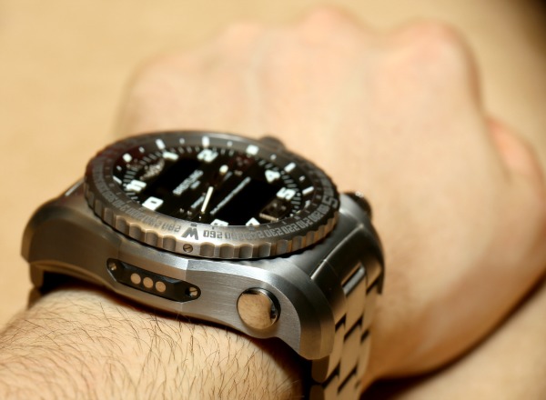Breitling-Emergency-II-5