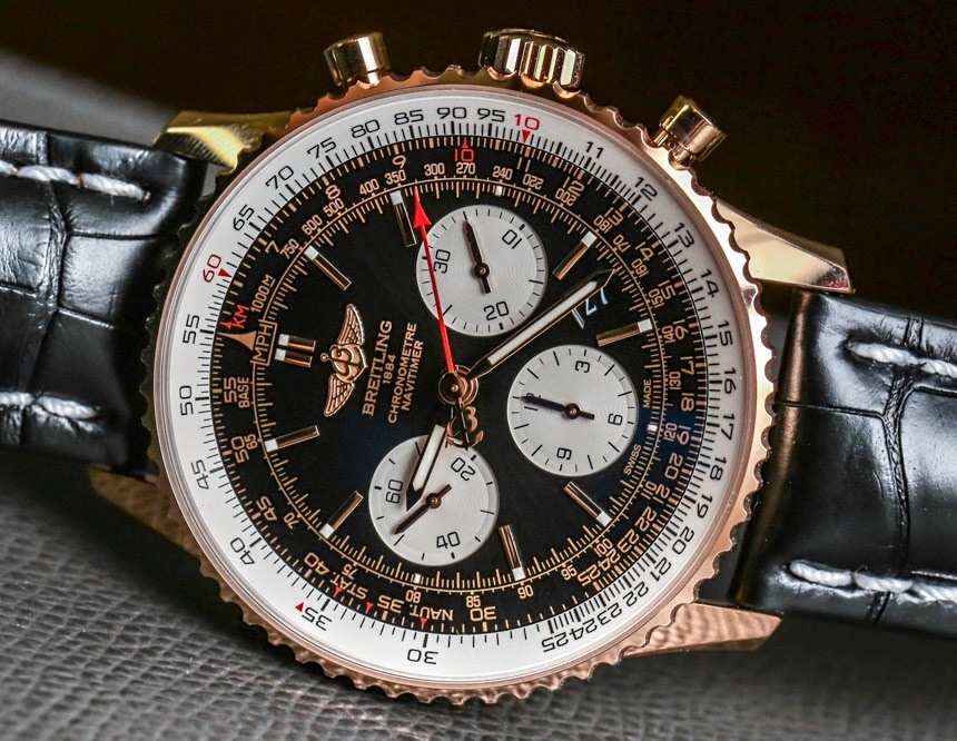 Breitling-Navitimer-01-Gold-43mm--17