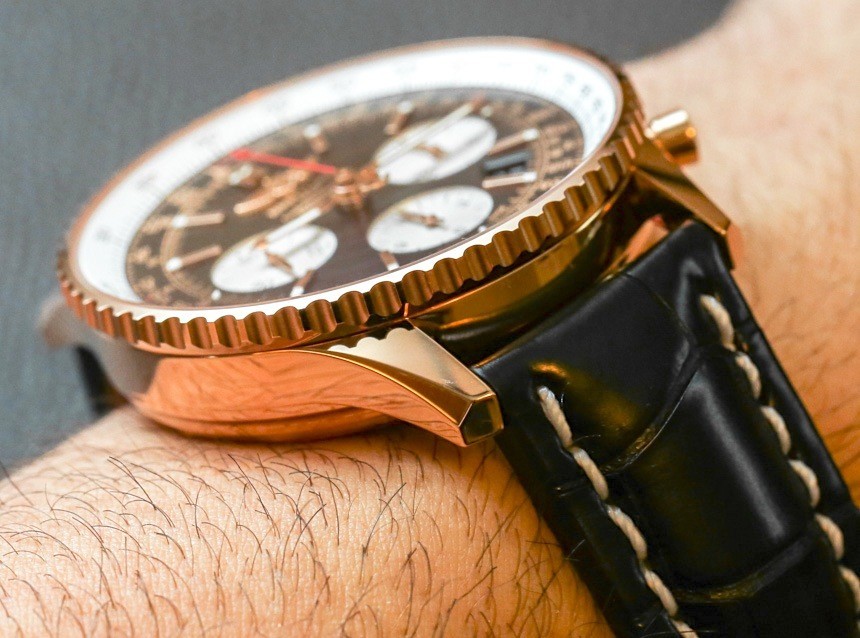 Breitling-Navitimer-01-Gold-43mm--4