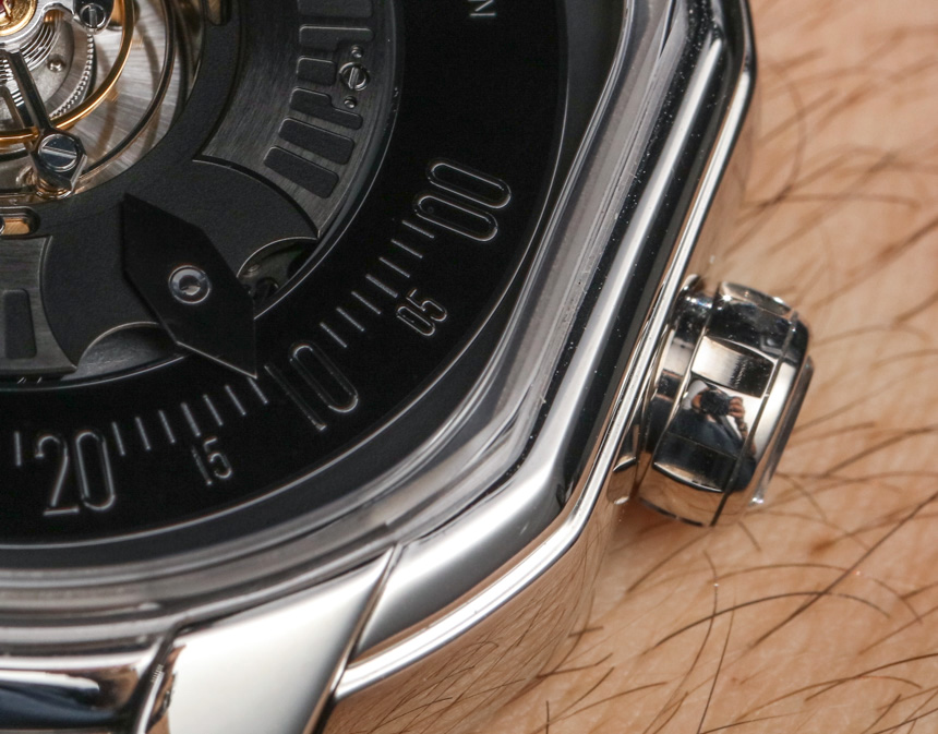 bulgari-papillon-tourbillon-central--07