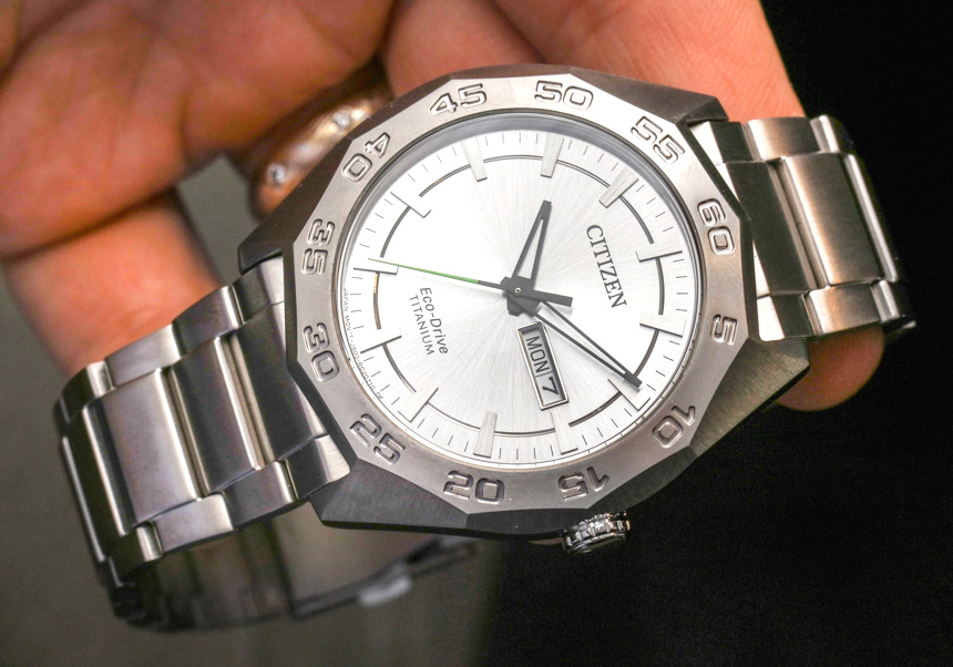 citizen-eco-drive-super-titanium-aw0060--08