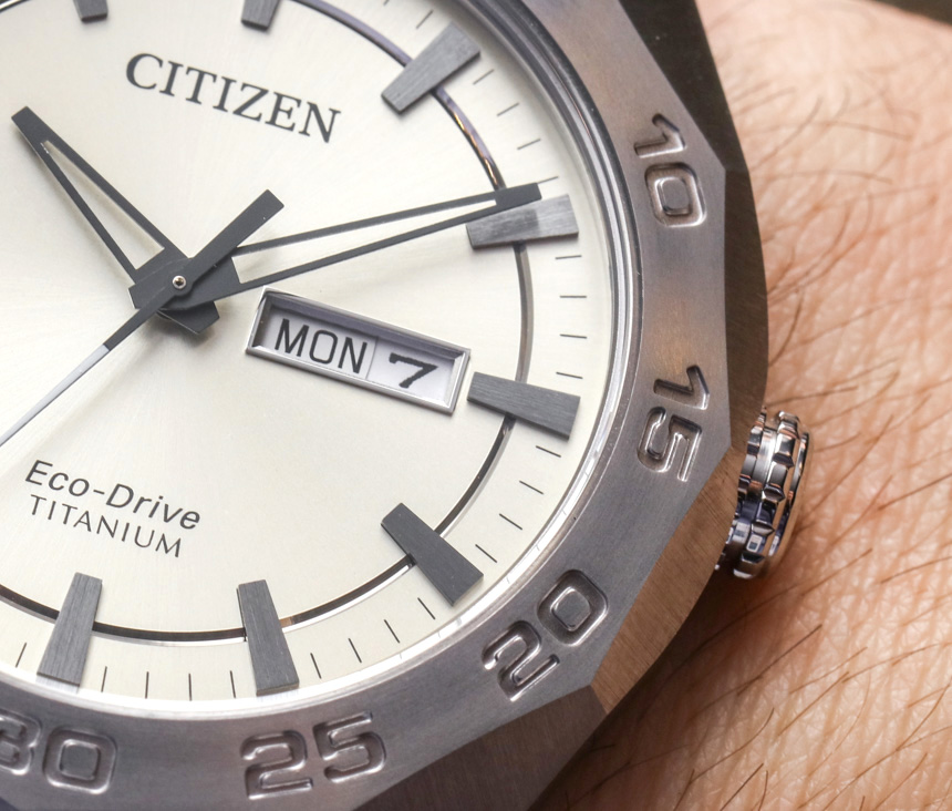 citizen-eco-drive-super-titanium-aw0060--23