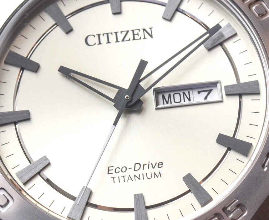 citizen-eco-drive-super-titanium-aw0060--24
