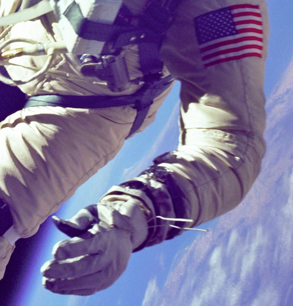 Eddie-White-Space-Walk-EVA-June-3rd-1965-wearing-Omega-Speedmaster-ST105003-vintage--4