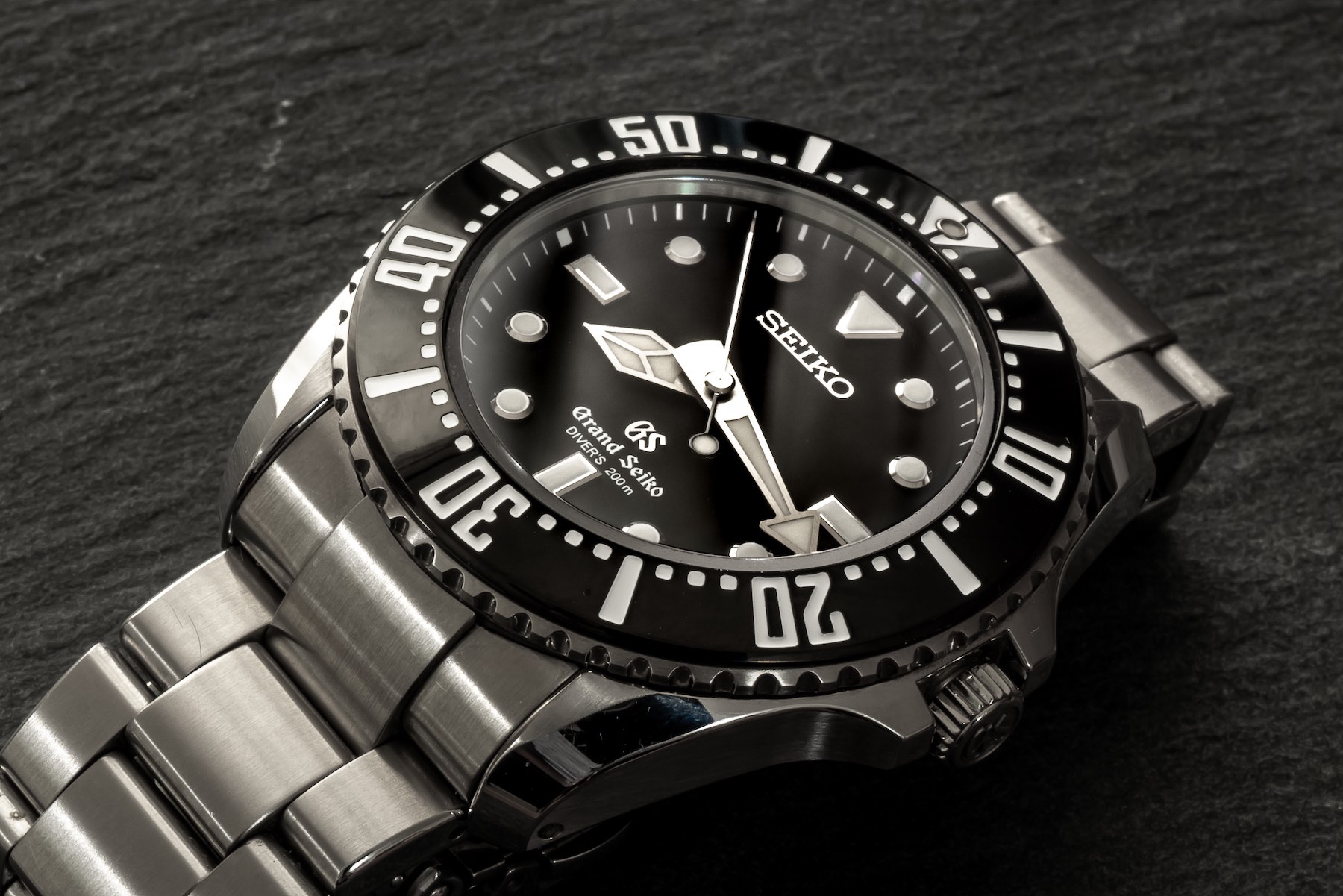 grand seiko quartz diver sbga117