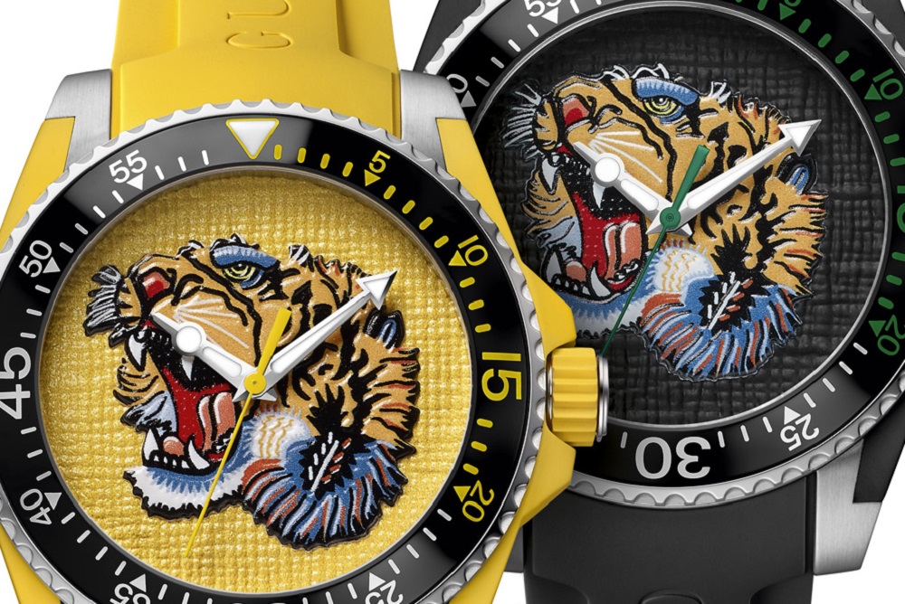 Gucci-Dive-YA136317-YA136318-watches-dial-rubber