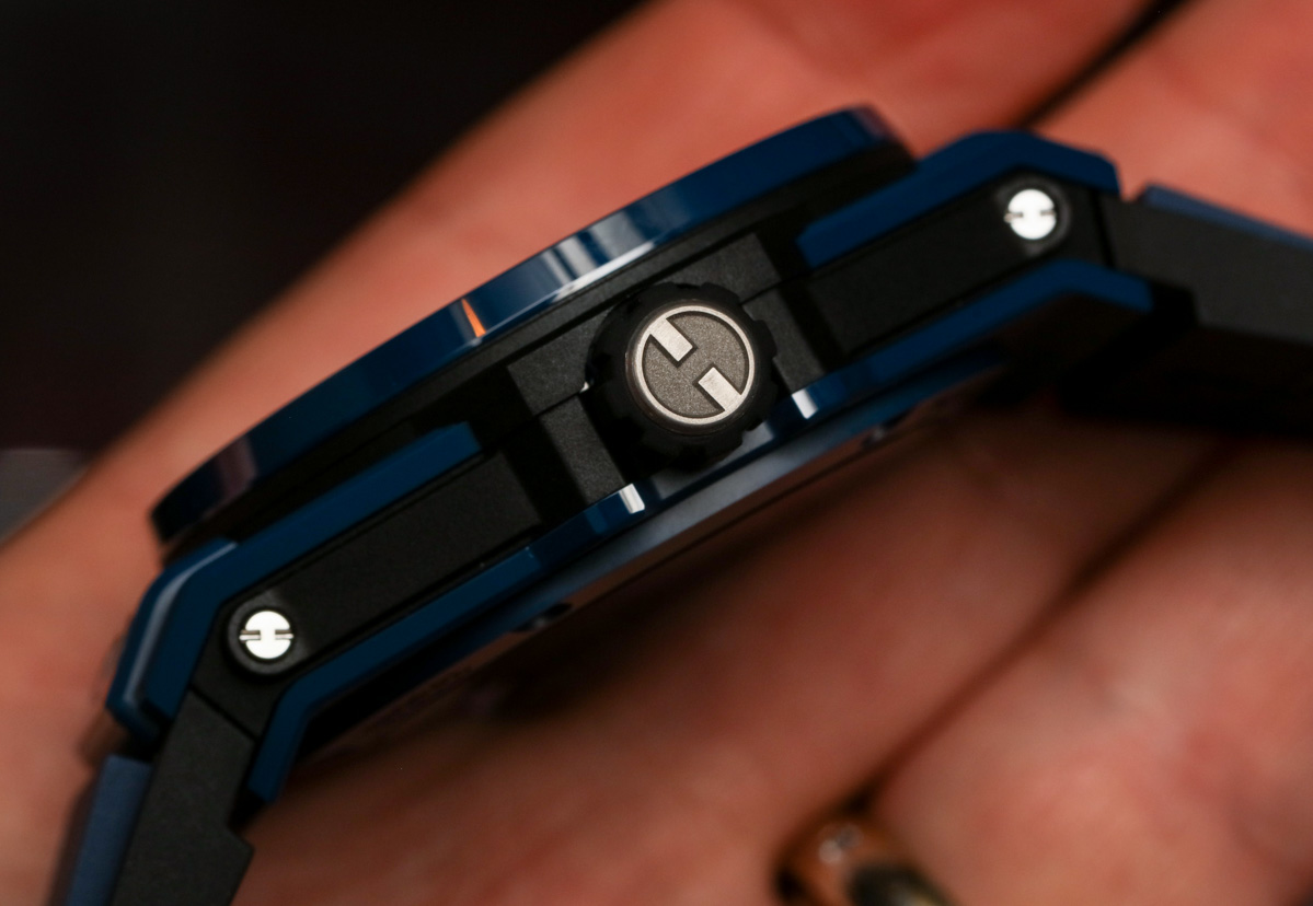 Hublot Meca-10 Ceramic Blue crown