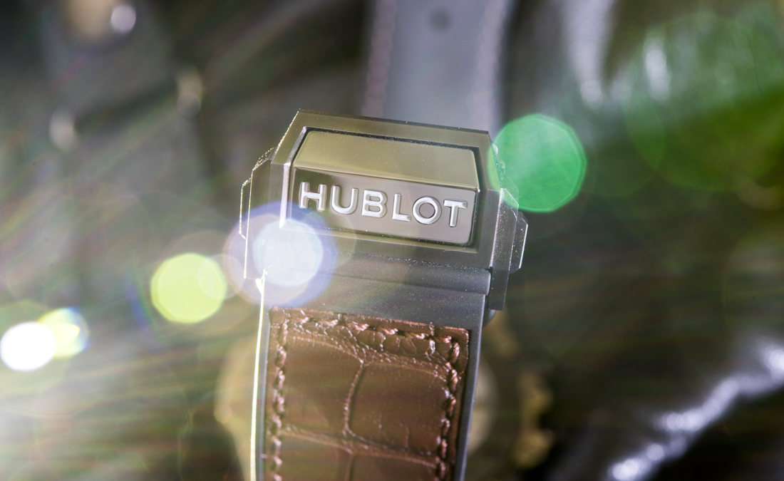 Hublot-Big-Bang-Unico-Magic-Gold-Chronograph-scratch-test-scratchproof-ceramic-titanium-two-tone--23