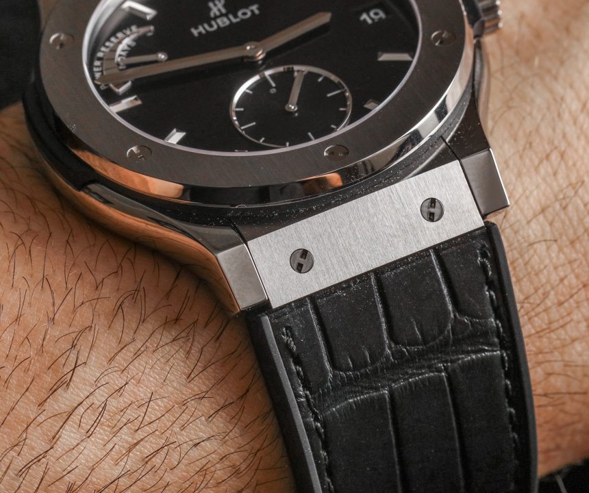 Hublot-Classic-Fusion-Power-Reserve-Titanium--07