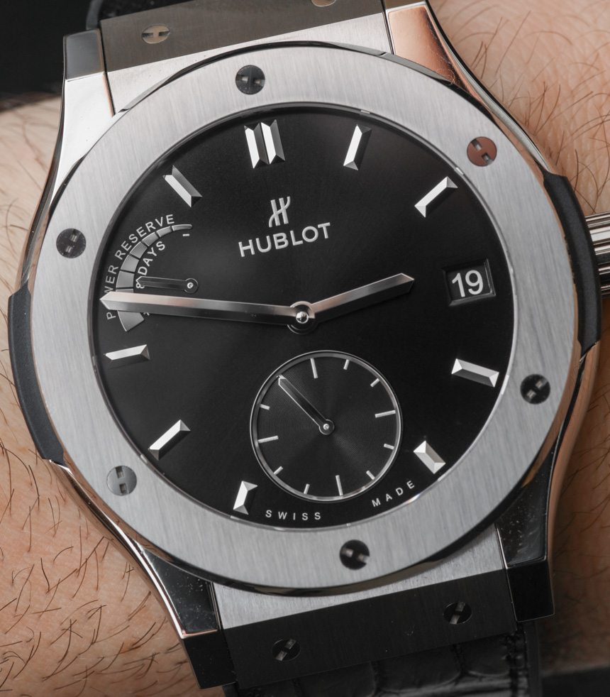 Hublot-Classic-Fusion-Power-Reserve-Titanium--10