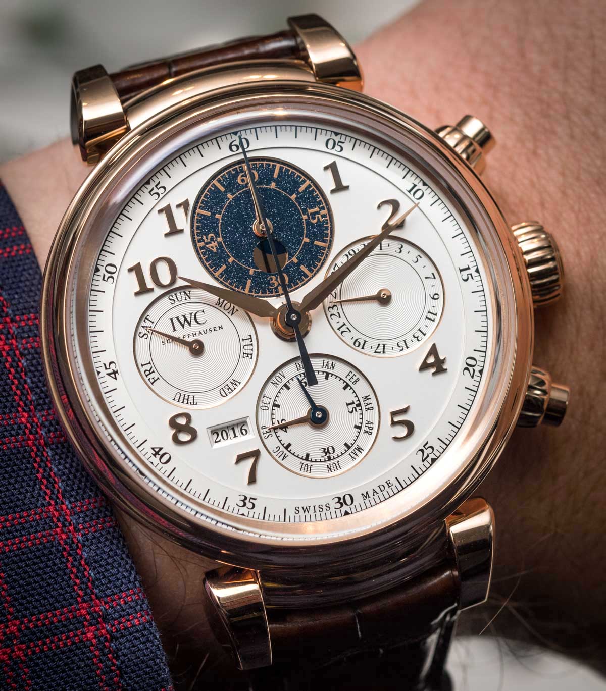 IWC-Da-Vinci-Perpetual-Calendar-Chronograph-IW392101-2017--2