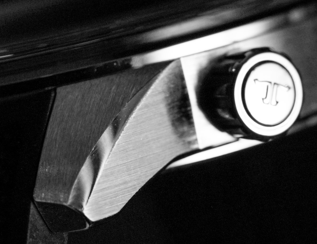 Jaeger-LeCoultre Polaris Automatic lug detail