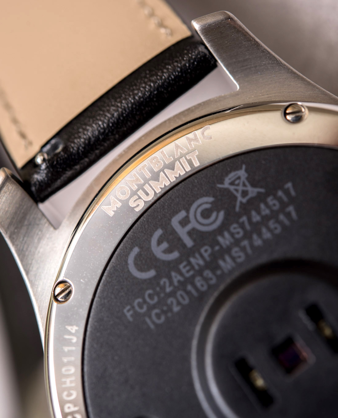 Montblanc-Summit-Smartwatch--12