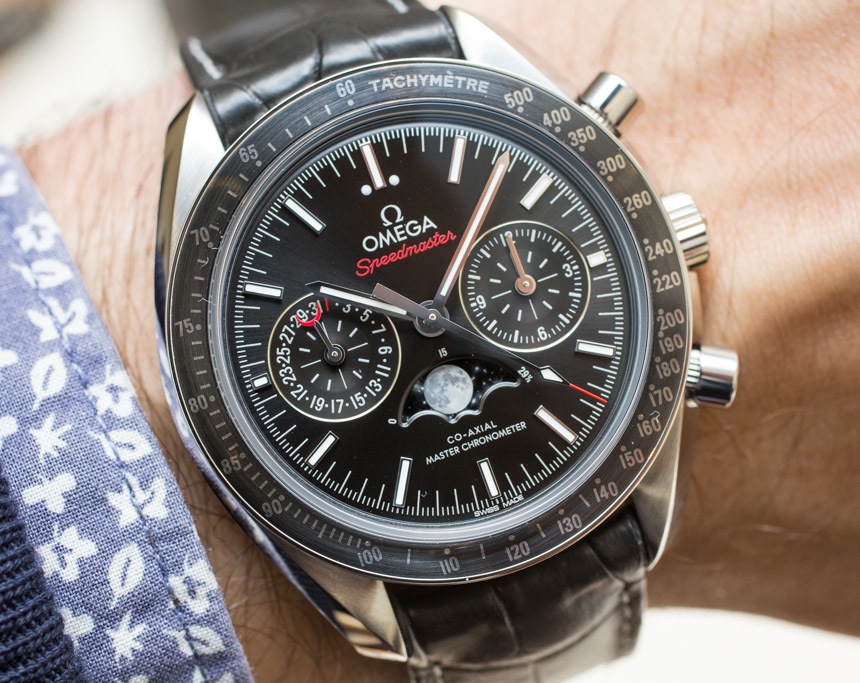 Omega-Speedmaster-Moonphase-Chronograph-Master-Chronometer--40