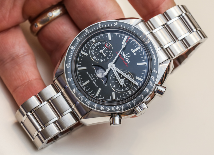 Omega-Speedmaster-Moonphase-Chronograph-Master-Chronometer--58