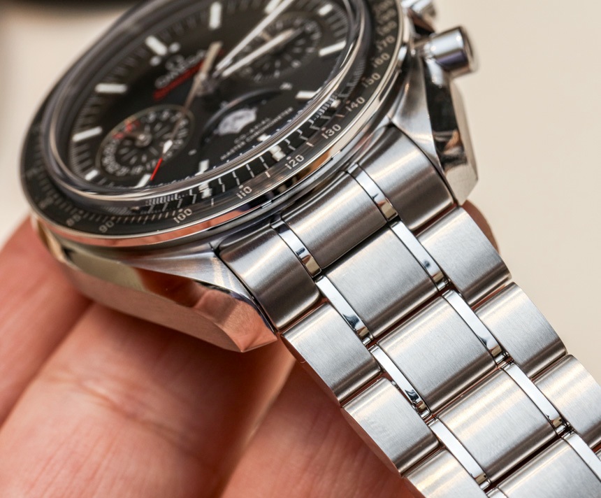 Omega-Speedmaster-Moonphase-Chronograph-Master-Chronometer--60