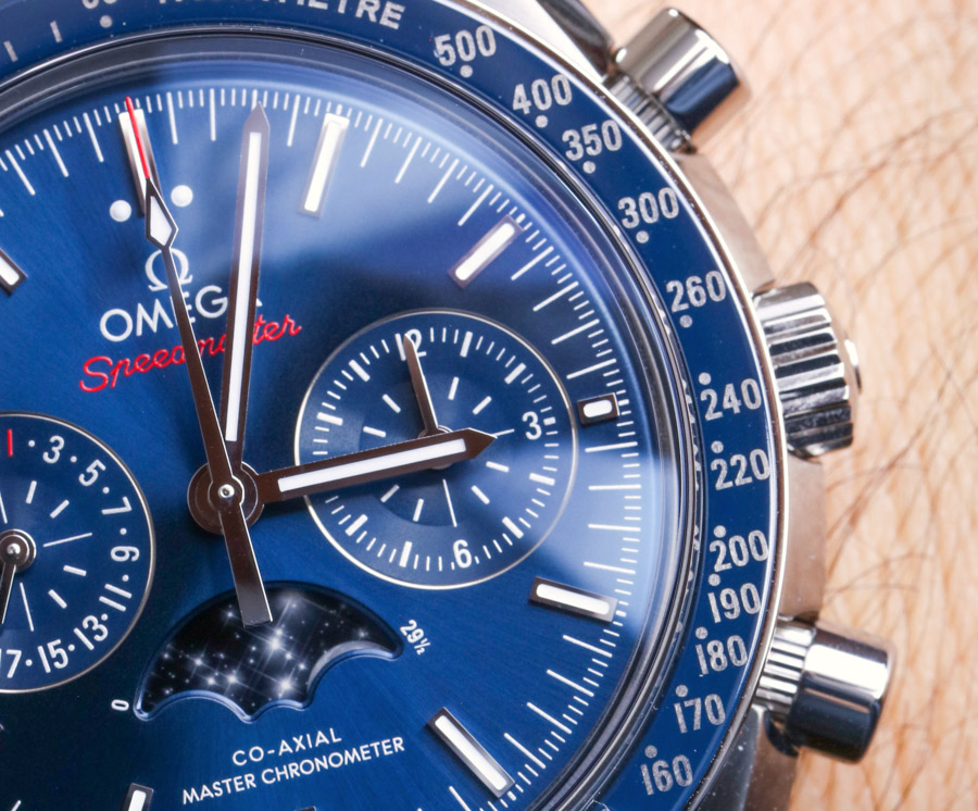 Omega-Speedmaster-Moonwatch-Co-Axial-Master-Chronometer-Moonphase-Chronograph-30433445203001--2