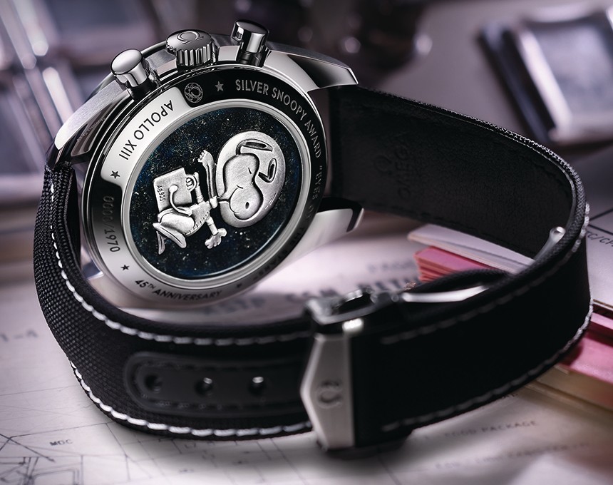 Omega-Speedmaster-Silver-Snoopy-Award-LE-2.jpg