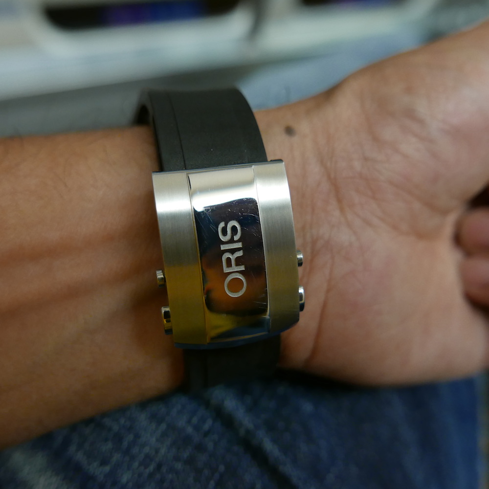 Oris-Aquis-Depth-Gauge-Chronograph-78