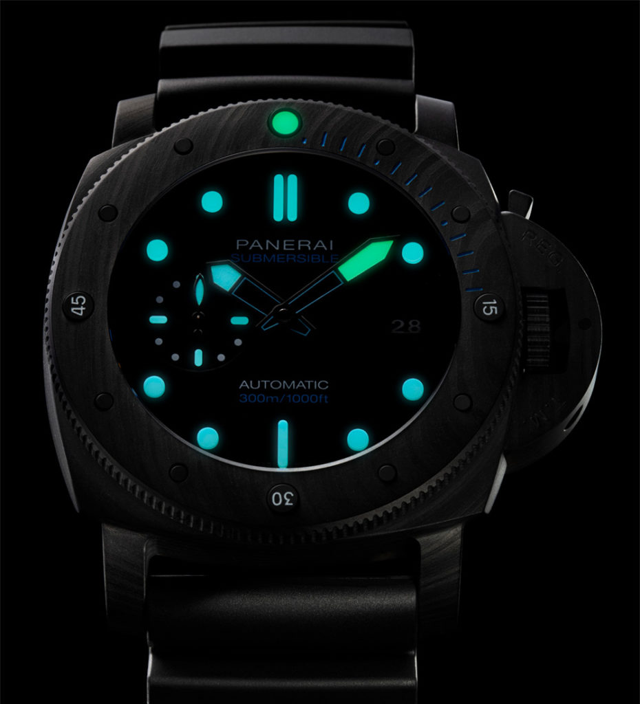 Panerai Submersible Carbotech PAM00960 lume