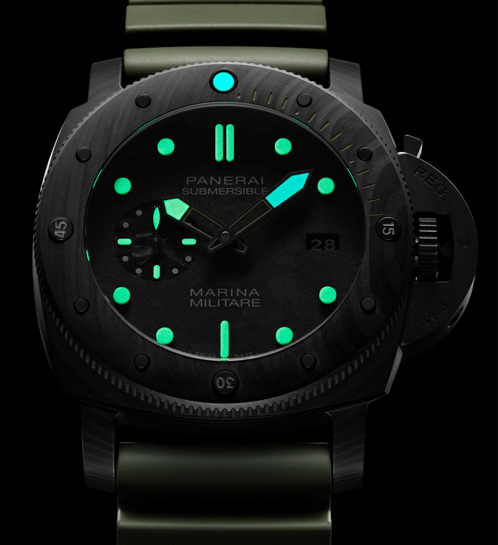 Panerai Submersible Marina Militare Carbotech lume
