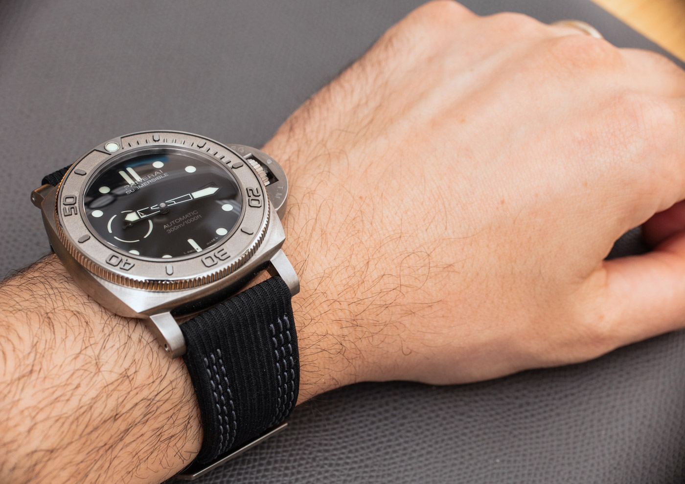 panerai submersible mike horn pam00984