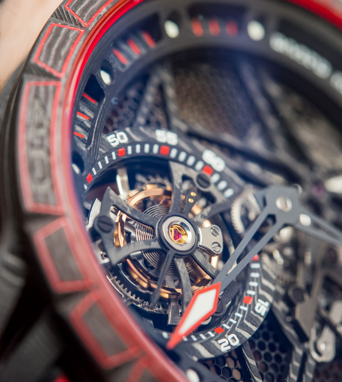 Roger-Dubuis-Excalibur-Spider-Carbon-Movement-Tourbillon-Skeleton-2017--1