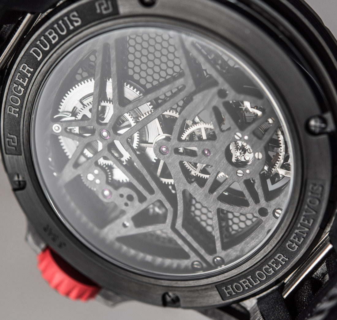 Roger-Dubuis-Excalibur-Spider-Carbon-Movement-Tourbillon-Skeleton-2017--4