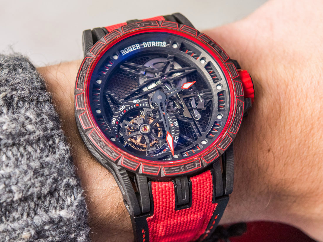 Roger-Dubuis-Excalibur-Spider-Carbon-Movement-Tourbillon-Skeleton-2017--9