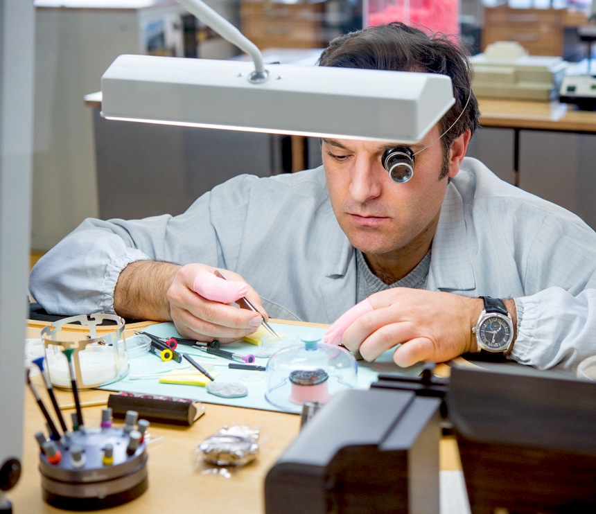Roger-Dubuis-Manufacture-Visit-Geneva-Seal--86