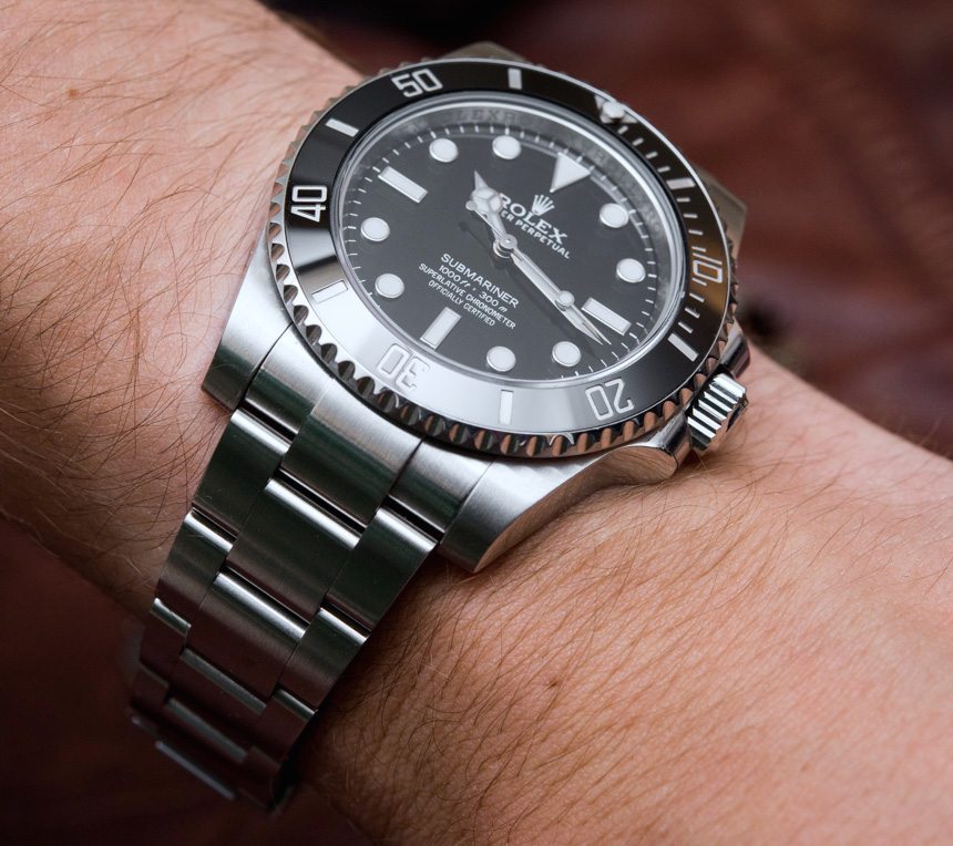 Rolex-Submariner-No-Date-114060-Tudor-Heritage-Black-Bay-Black-79220-Compare-Review--42