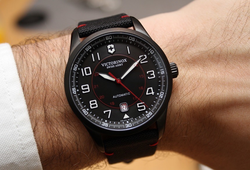 Victorinox-Swiss-Army-Airboss-Mechanical-Black-Edition--Top10-2