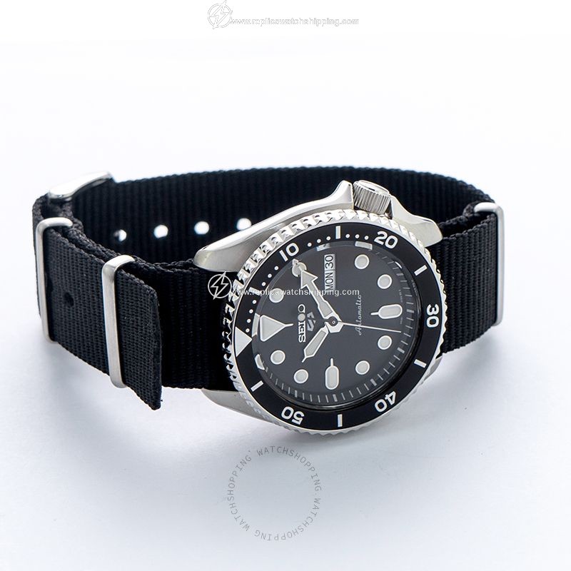 Seiko 5 Sports SRPD55K3 1